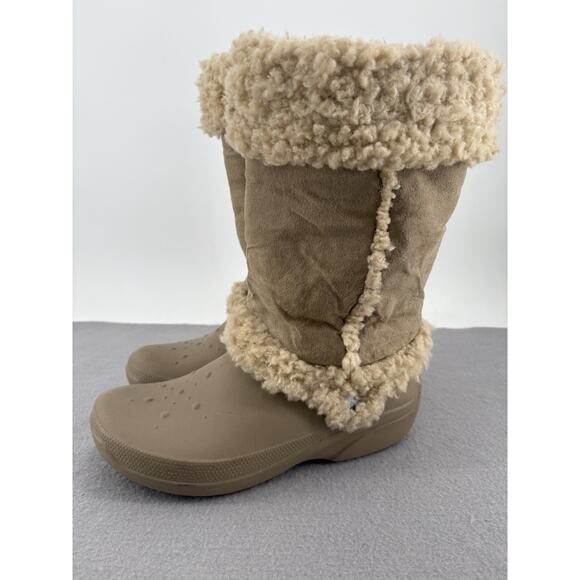 Crocs Womens Nadia Faux Fur Sherpa Lined Winder Boots Clogs Size 10 Tan Cream - Picture 1 of 13